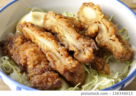 Mayonnaise and fried chicken rice bowl Mayonnaise and fried chicken rice bowl 136348013