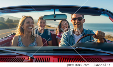 一家人駕車兜風 136348183