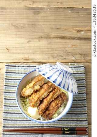 Mayonnaise and fried chicken rice bowl 136348539