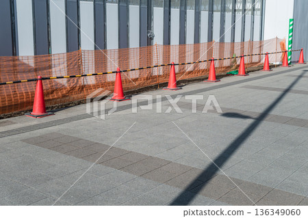 工地大門安裝的安全設備 136349060