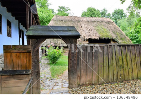羅馬尼亞,布加勒斯特,國家鄉村博物館,農舍 羅馬尼亞,布加勒斯特,國家鄉村博物館,農舍 136349486