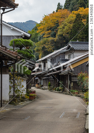 大森銀礦的城鎮景觀,位於日本島根縣太田市大森町,是重要的傳統建築保護區。 大森銀礦的城鎮景觀,位於日本島根縣太田市大森町,是重要的傳統建築保護區。 136349868