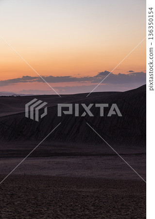 Tottori Sand Dunes at dusk in Fukube Town, Tottori City, Tottori Prefecture, Japan Tottori Sand Dunes at dusk in Fukube Town, Tottori City, Tottori Prefecture, Japan 136350154