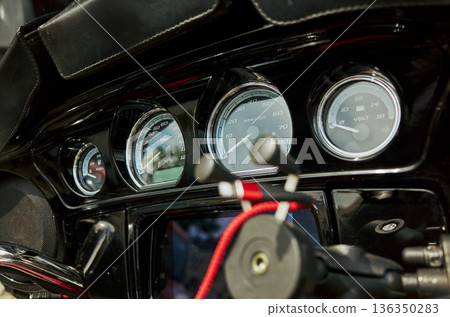 Motorbike display with navigation and charging features Motorbike display with navigation and charging features 136350283