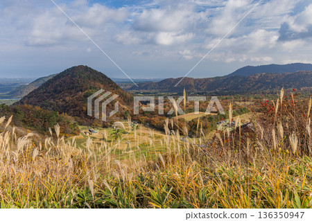 View of the scenery and autumn leaves from Mount Goen Noroshidai in Daisen Town, Saihaku District, Tottori Prefecture, Japan View of the scenery and autumn leaves from Mount Goen Noroshidai in Daisen Town, Saihaku District, Tottori Prefecture, Japan 136350947