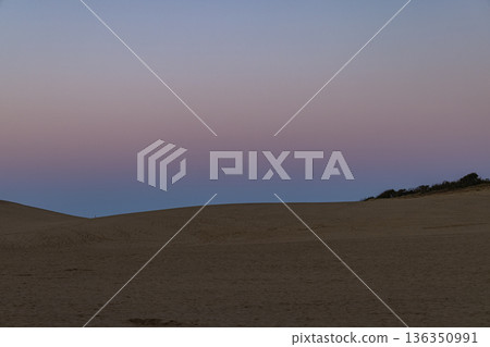 Tottori Sand Dunes at dusk in Fukube Town, Tottori City, Tottori Prefecture, Japan Tottori Sand Dunes at dusk in Fukube Town, Tottori City, Tottori Prefecture, Japan 136350991