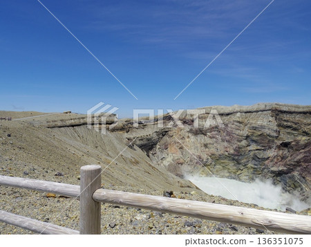 阿蘇山火山口（熊本縣阿蘇市） 136351075