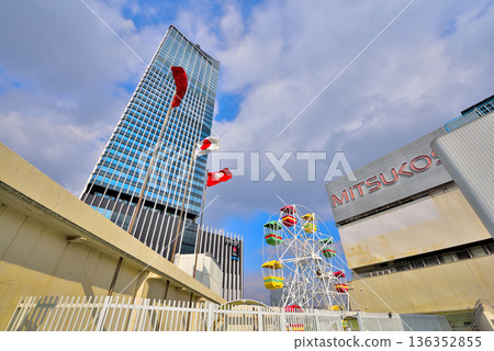 Nagoya Mitsukoshi Sakae Store, Aichi Prefecture: Japan's oldest rooftop Ferris wheel and The Landmark Nagoya Sakae 136352855