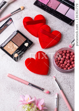 Valentine make sponge in shape of heart 136361779
