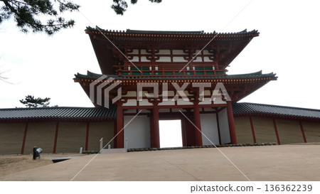 塔加城堡雄偉的入口 136362239