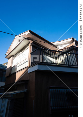 Used mortar two-story house, wooden building Used mortar two-story house, wooden building 136363578