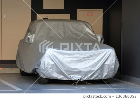 Covered car image 136366352