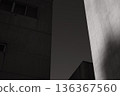 The sky seen through the gaps between buildings, monochrome 136367560