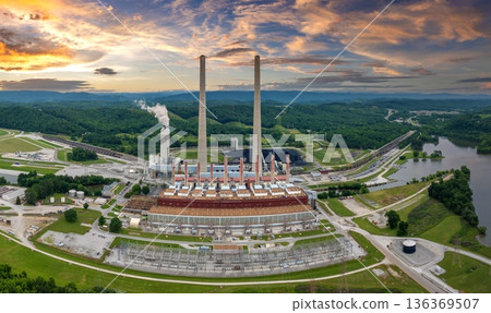 Large thermal Kingston power plant in Roane County near Kingston, Tennessee. Coal used as fossil fuel for electric energy production in American grid 136369507