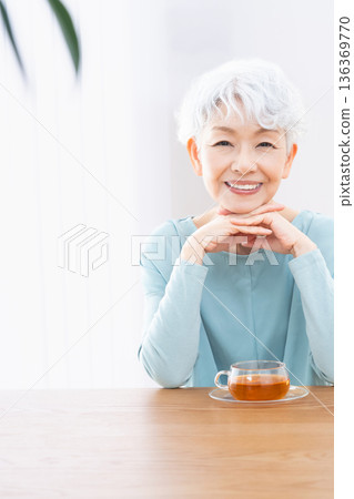 Senior women's portrait Senior women's portrait 136369770