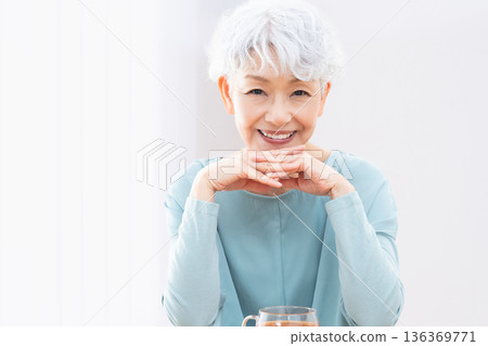 Senior women's portrait Senior women's portrait 136369771