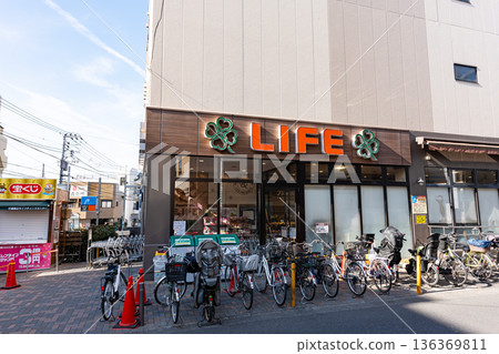 Shopping at Life Chitose Karasuyama store in Minami-Karasuyama, Setagaya Ward, Tokyo 136369811