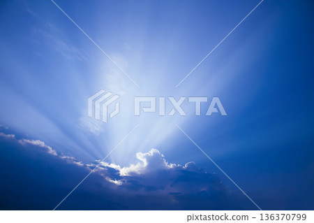 在藍天的太陽 136370799