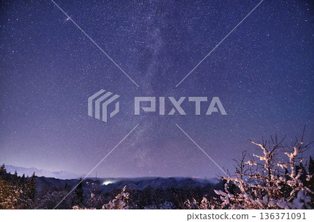 Snowy scenery and the winter Milky Way Snowy scenery and the winter Milky Way 136371091