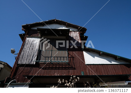 Old Japanese house / Two-story house / Old house / Showa architecture / Detached house / Wooden house / Old Japanese house / Two-story house / Old house / Showa architecture / Detached house / Wooden house / 136371117