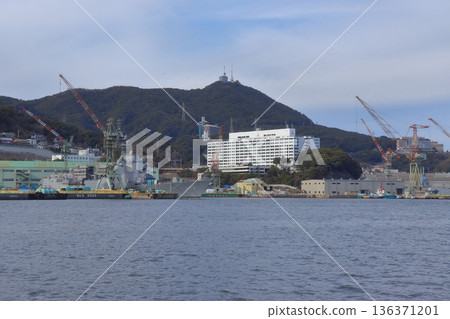 Nagasaki Shipyard and Inasayama Observatory seen from the sea (Nagasaki City, Nagasaki Prefecture) Nagasaki Shipyard and Inasayama Observatory seen from the sea (Nagasaki City, Nagasaki Prefecture) 136371201