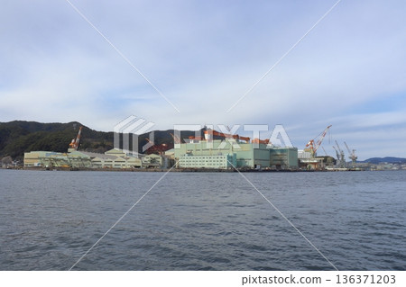 Nagasaki Shipyard and Inasayama Observatory seen from the sea (Nagasaki City, Nagasaki Prefecture) Nagasaki Shipyard and Inasayama Observatory seen from the sea (Nagasaki City, Nagasaki Prefecture) 136371203