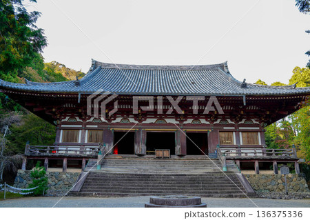 高尾山神悟寺內的一座大殿 高尾山神悟寺內的一座大殿 136375336