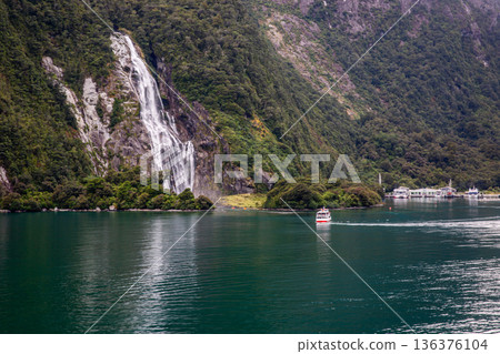 Fiordland National Park 136376104