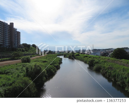 與河景觀 136377253