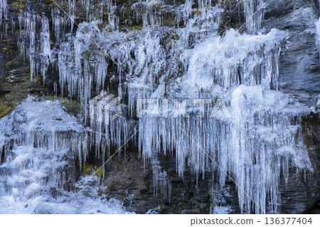 三十個槌槌冰柱 136377404