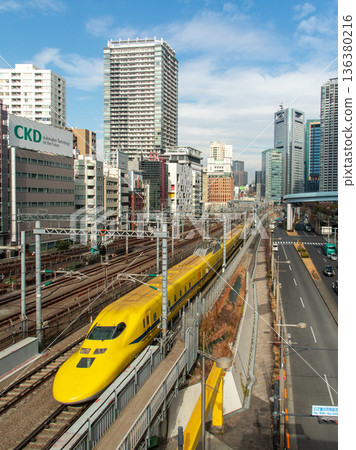 T4 train Doctor Yellow 136380216