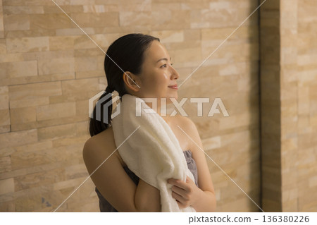 桑拿圖像 136380226