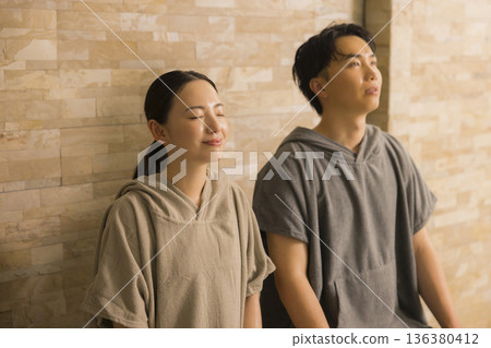 情侶桑拿房圖片 136380412