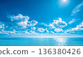 藍天白雲，波光粼粼的地平線 136380426