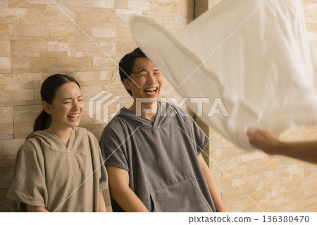 情侶桑拿房圖片 情侶桑拿房圖片 136380470