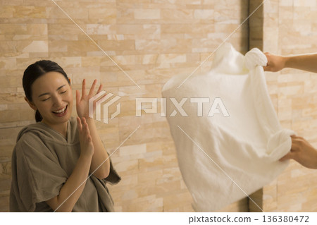 情侶桑拿房圖片 136380472