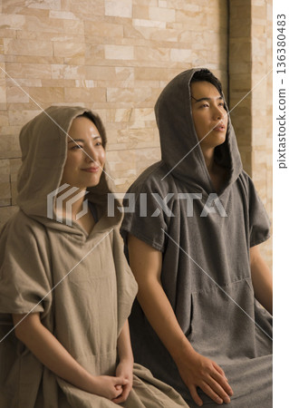 情侶桑拿房圖片 136380483