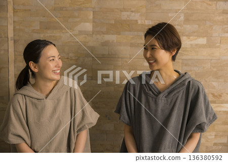 女性三溫暖圖片 136380592