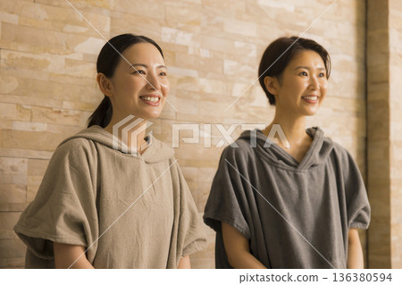 女性三溫暖圖片 女性三溫暖圖片 136380594