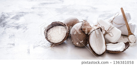 Spa still life of organic cosmetics with coconuts 136381058