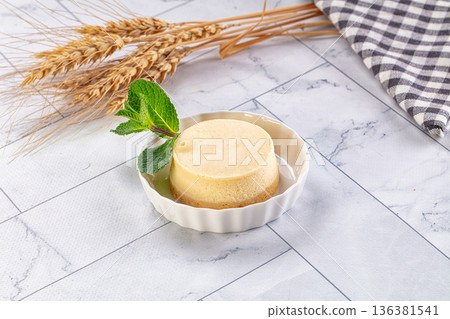 Round dessert cheesecake New York Round dessert cheesecake New York 136381541