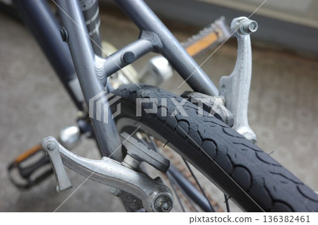 Rear bicycle brake cable coming off/failure 136382461