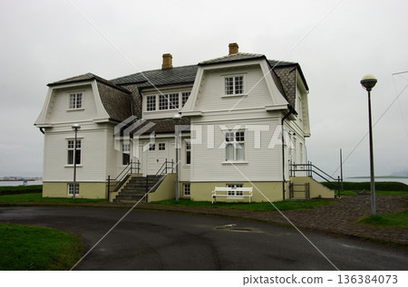 雷克雅未克的霍夫迪宮，美蘇峰會舉辦地 136384073