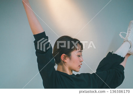 舞 舞蹈 跳舞 136386170