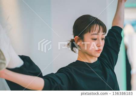 舞 舞蹈 跳舞 136386183