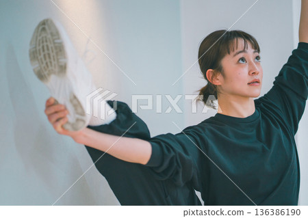 舞 舞蹈 跳舞 136386190