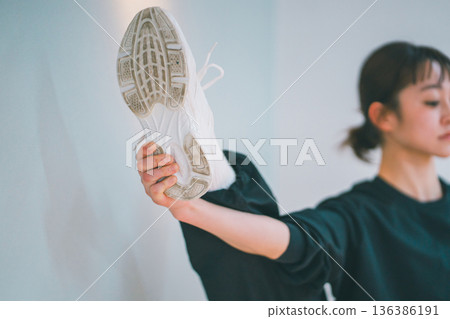 dancing, female, lady 136386191