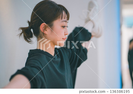 舞 舞蹈 跳舞 136386195