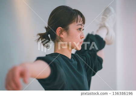 舞 舞蹈 跳舞 136386196