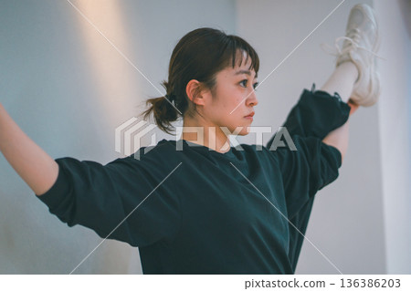 舞 舞蹈 跳舞 136386203